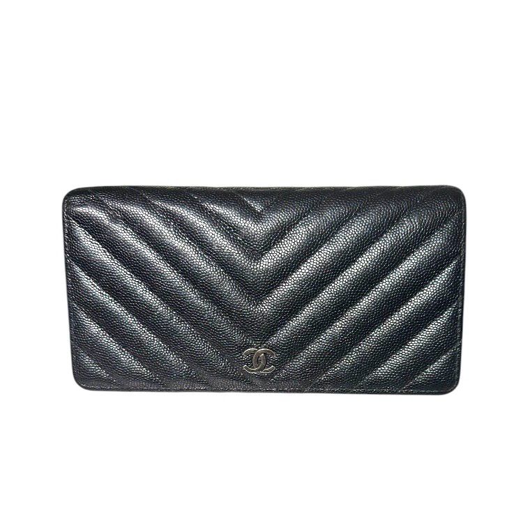Chanel Chevron Quilted Yen Wallet (Black)