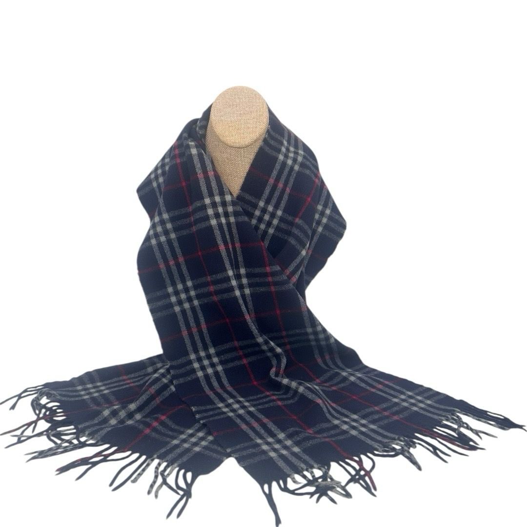 Burberry&#39;s Navy Nova Check Scarf