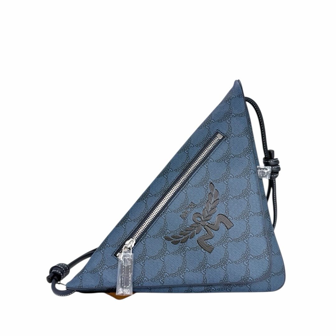 MCM Himmel Triangle Pouch
