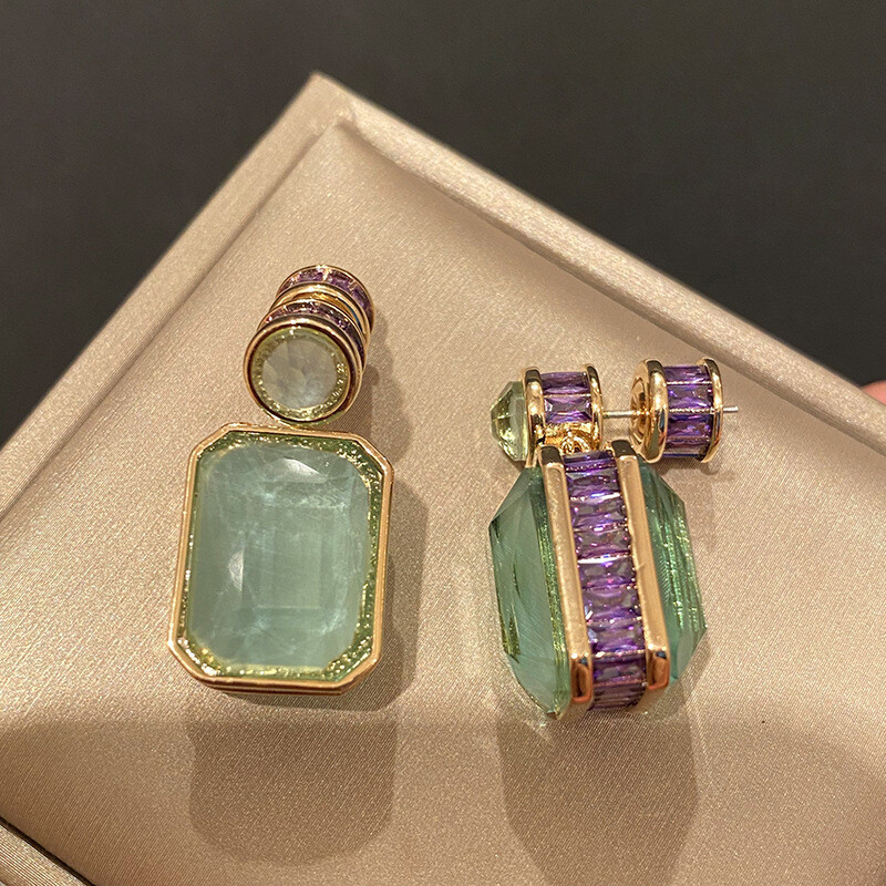 High-end Light Luxury Peridot Green Jade Earrings Micro-paved Purple Diamond T Cubic Zirconia Retro Style Earrings Forest Style On The Side, Color: Jade