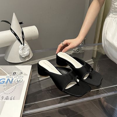 Internet Celebrity Square Head Comfortable Thong Toe Cylindrical High Heel Slippers Thick Heel Outer Wear Sandals For Women, Size: 35/5 US, Color: Black