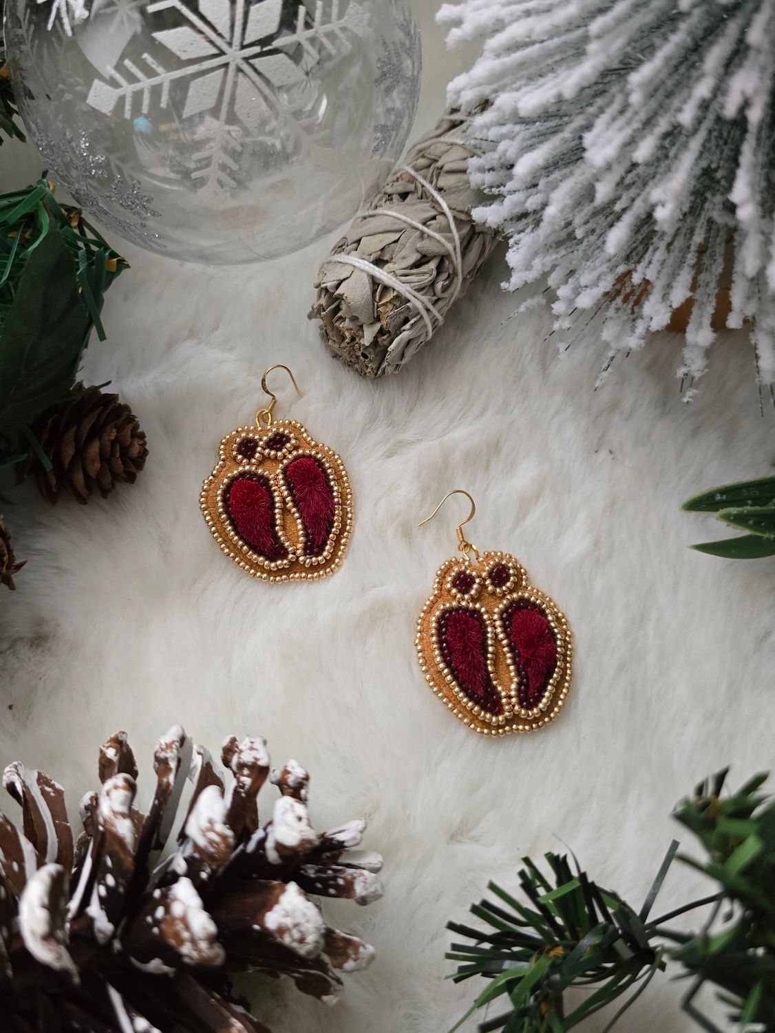 Burgundy micro tuft reindeer tracks
