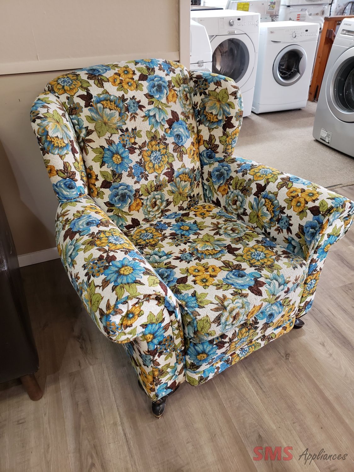 Arm Chair Dimensions: H- 40”, W- 39”, D- 33”