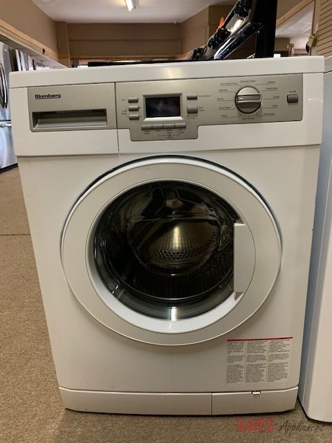 Bloomberg washer. Model: WM77110NBL01. Apartment Size