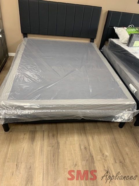 Brand new 6" Quilted bed grey queen base