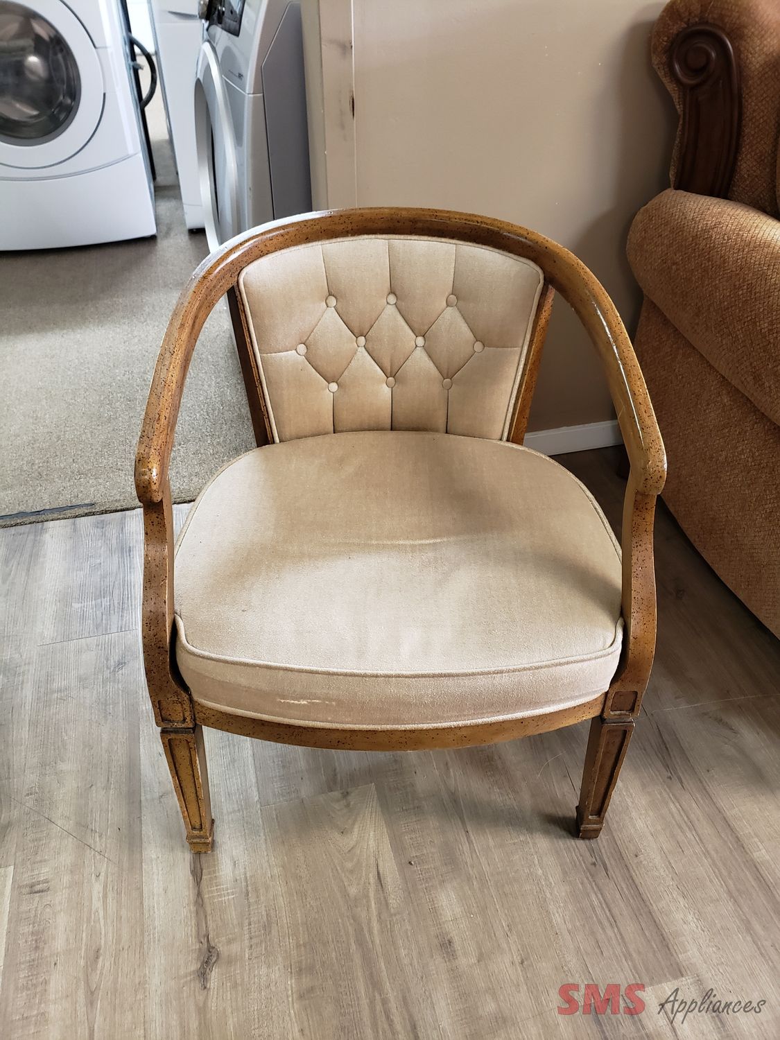 Chair Dimensions: H- 27”, W- 24”, D- 21”