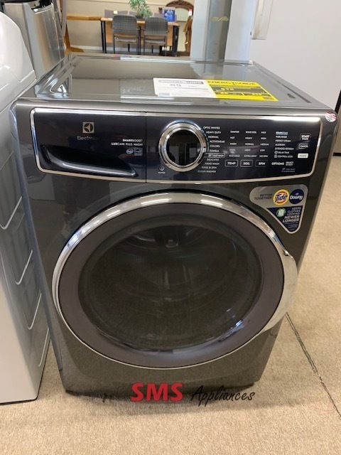 Electrolux NEW washer Open boxes. 5.2 Cu. Ft
M/N: ELFW7637AT1.