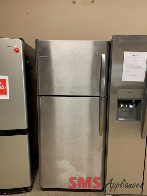 Frigidaire 30" fridge. M/N: FFHT2021TSO