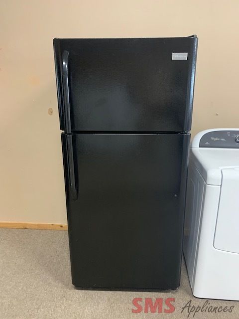 Frigidaire 30" refrigerator. M/N:FFTP1817LB8