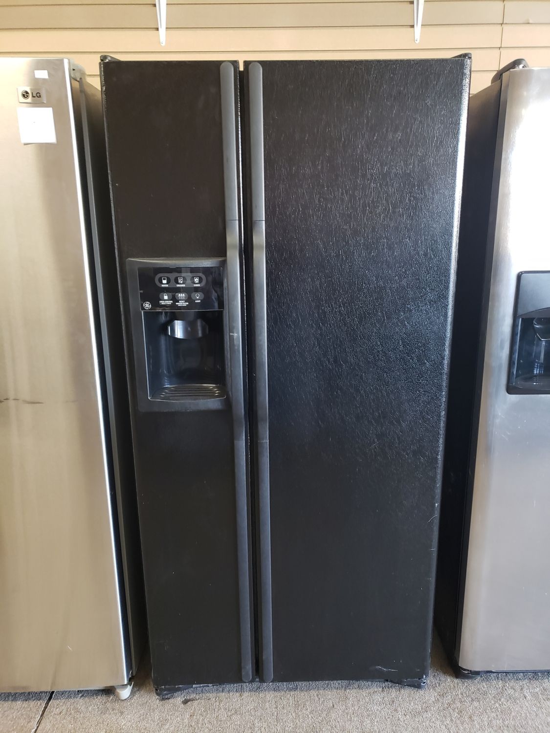 Frigidaire 33"  W 22.2 cu. ft. Side by Side Refrigerator in Black. Model: GSS23KGSB BB