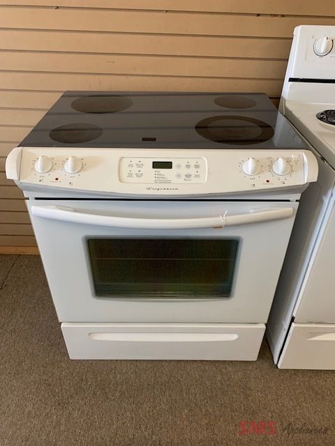 Frigidaire  31.4'' Glass Top Stove