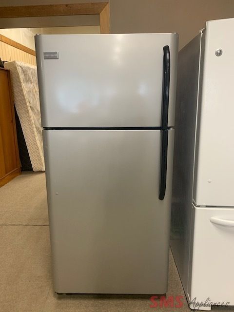 Frigidaire Refrigerator 30" Model: CFRT1826LME