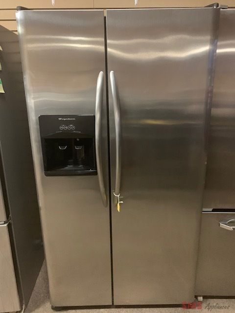 FRIGIDAIRE refrigerator 36” FRIGIDAIRE refrigerator 36”