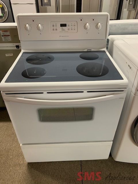 Frigidaire stove 30". M/N:CFEF372CS2