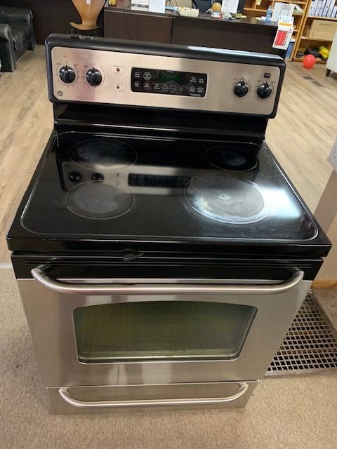GE Glass Top Stove JCBP68SOK4SS