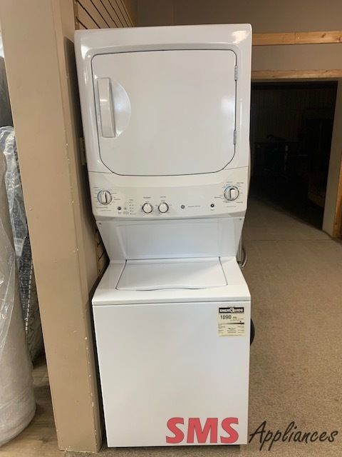 ​GE GUD27ESMJ1WW Laundry Center, 27"