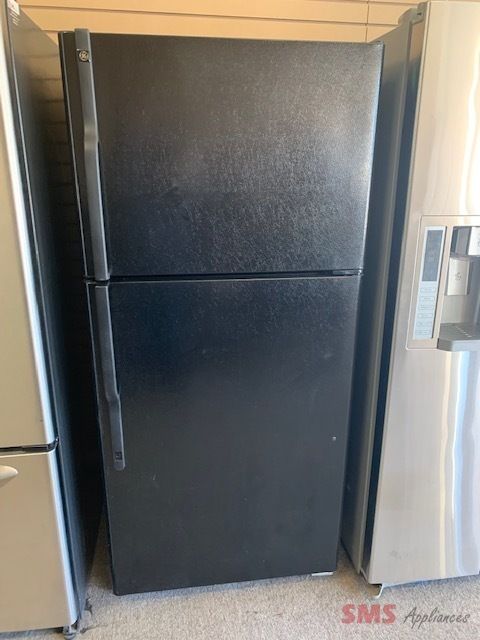 GE refrigerator 30 GE refrigerator 30". Model: GTH18KBRARBB