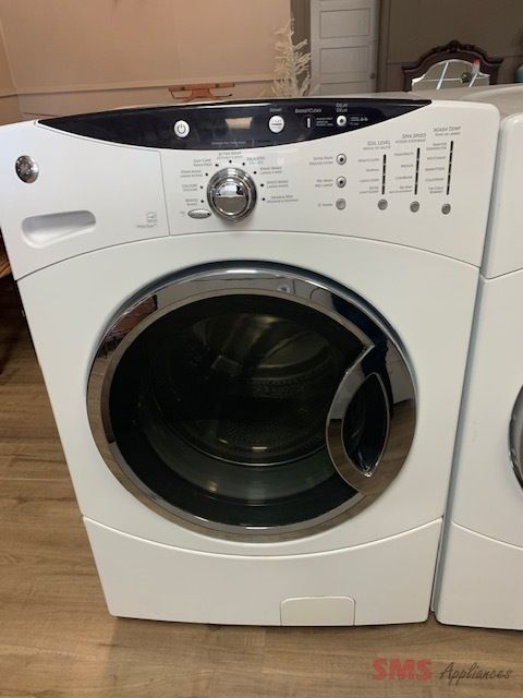 GE washer. Front Load Washer, 28 GE washer. Front Load Washer, 28" Width, ENERGY STAR Certified, 5.5 cu. ft. Capacity, 10 Wash Cycles, 5 Temperature Settings, Stackable, 1300 RPM Washer Spin Speed, Wifi Enabled, White colour