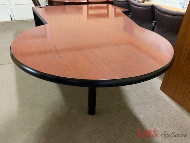 Great office desk medium cherry. Dimensions: H- 31”, W- 780”, D- 48” Great office desk medium cherry. Dimensions: H- 31”, W- 780”, D- 48”