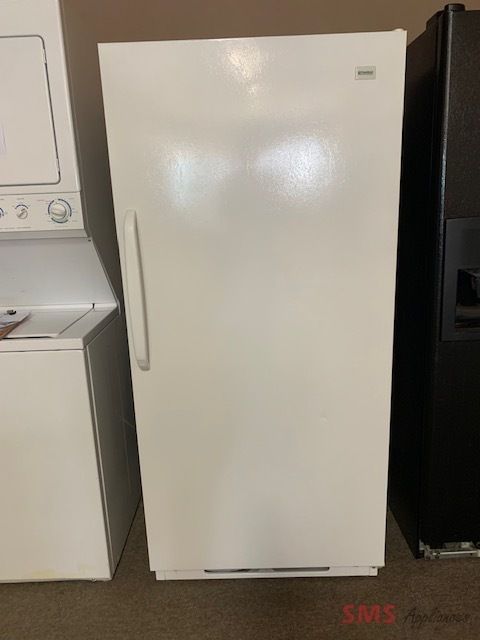 Kenmore upright freezer 30". M/N: 675-28704-1K