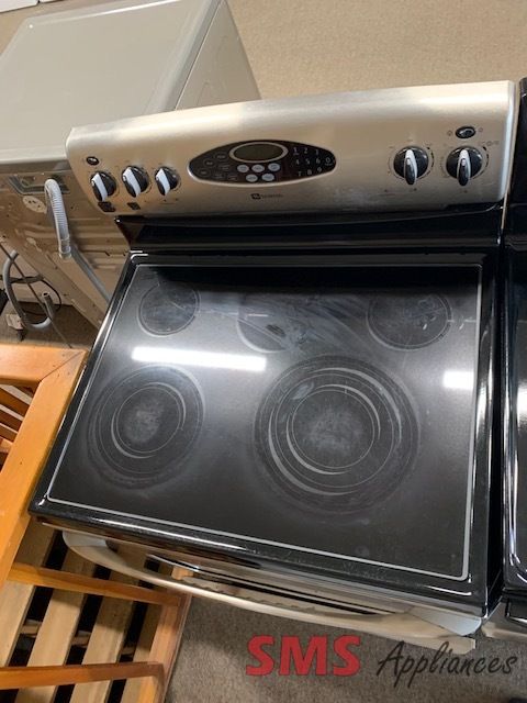 Maytag Glass Top Stove MER5875RCS