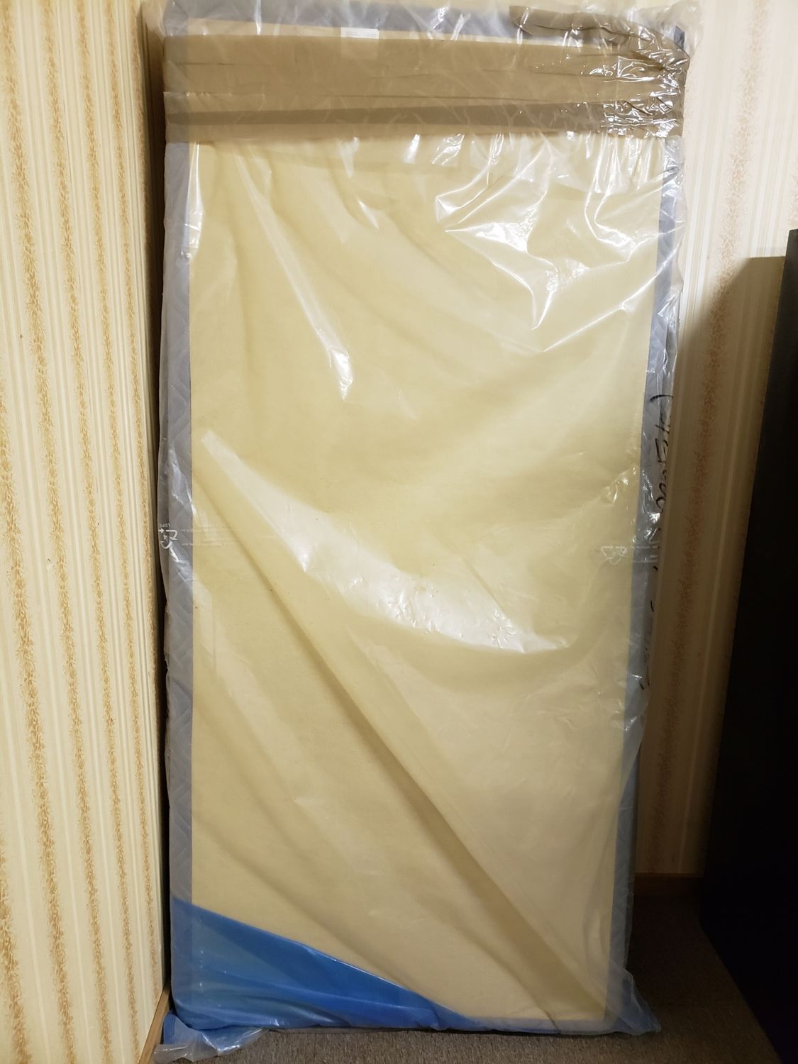 New Simmons twin box spring