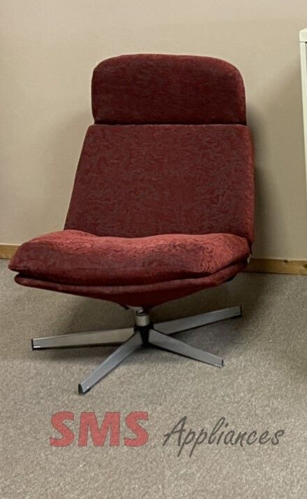 Red Lounger