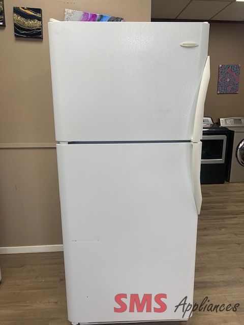 Frigidaire Gallery fridge  30". 
M/N GLRT13TEW1