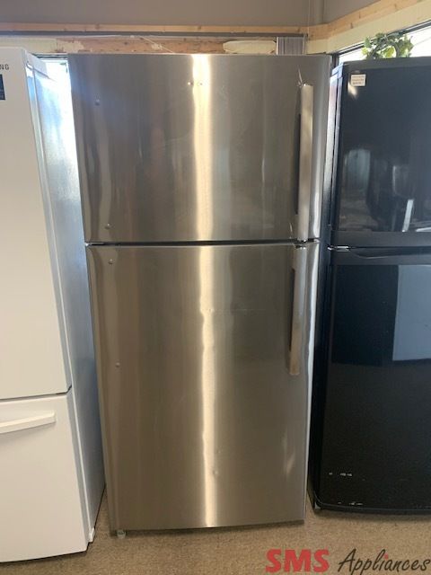 GE GTS18FSLKSS Top Freezer Refrigerator, 30 inch Width, 18.0 cu. ft. Capacity, Stainless Steel colour GE GTS18FSLKSS Top Freezer Refrigerator, 30 inch Width, 18.0 cu. ft. Capacity, Stainless Steel colour