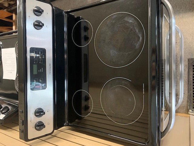 Frigidaire Glass Top Stove  CFEF50481SM