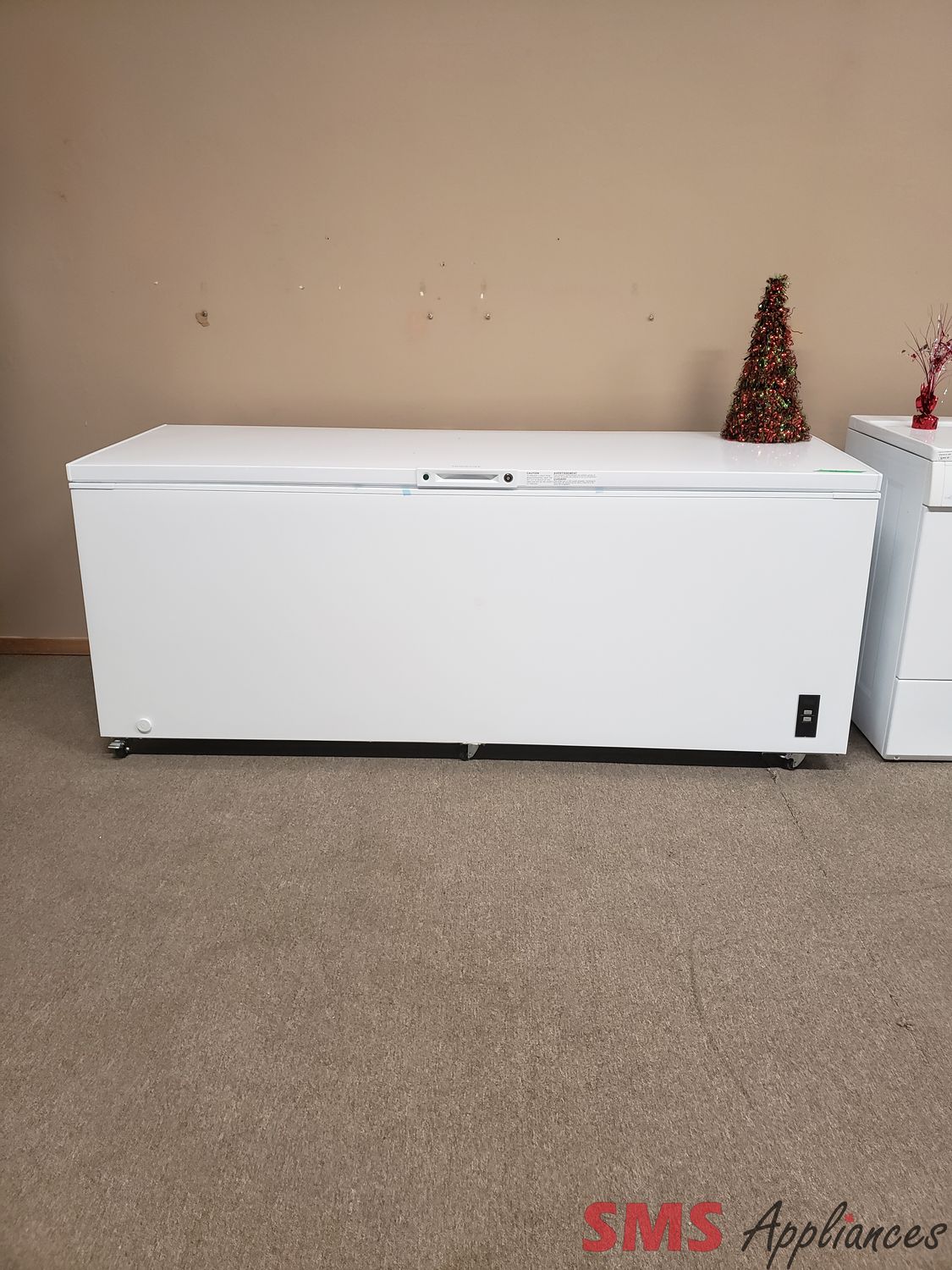 Open Box – Scratch & Dent Frigidaire 25 Cu.ft Chest Freezer FFCL2542AW
