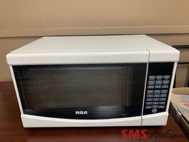 RCA Microwave, 0.7 ft3, 700W, white RCA Microwave, 0.7 ft3, 700W, white