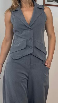 CHALECO VINILO GRIS