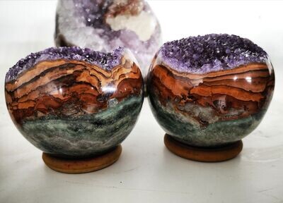 Pair of special spheres, Jasper and colorful agate with superior amethyst, large size.