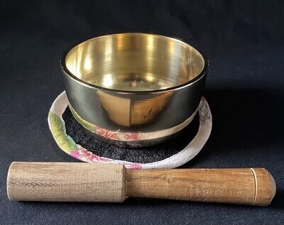 Singing Bowl in Brass with Fabric Mat and Wooden Striker - 9cm
