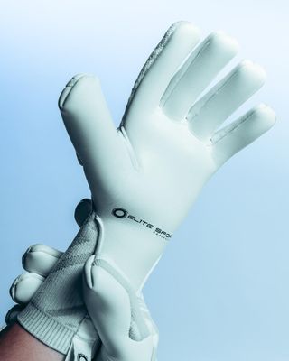 Keeperhandschoenen