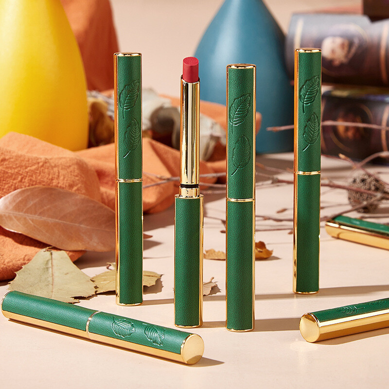 Charmanté natural thin lipstick