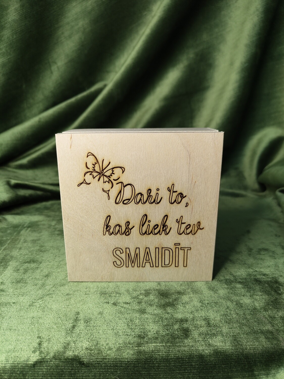 Maza kvadrāta kaste &quot;Dari to, kas liek tev smaidīt&quot;