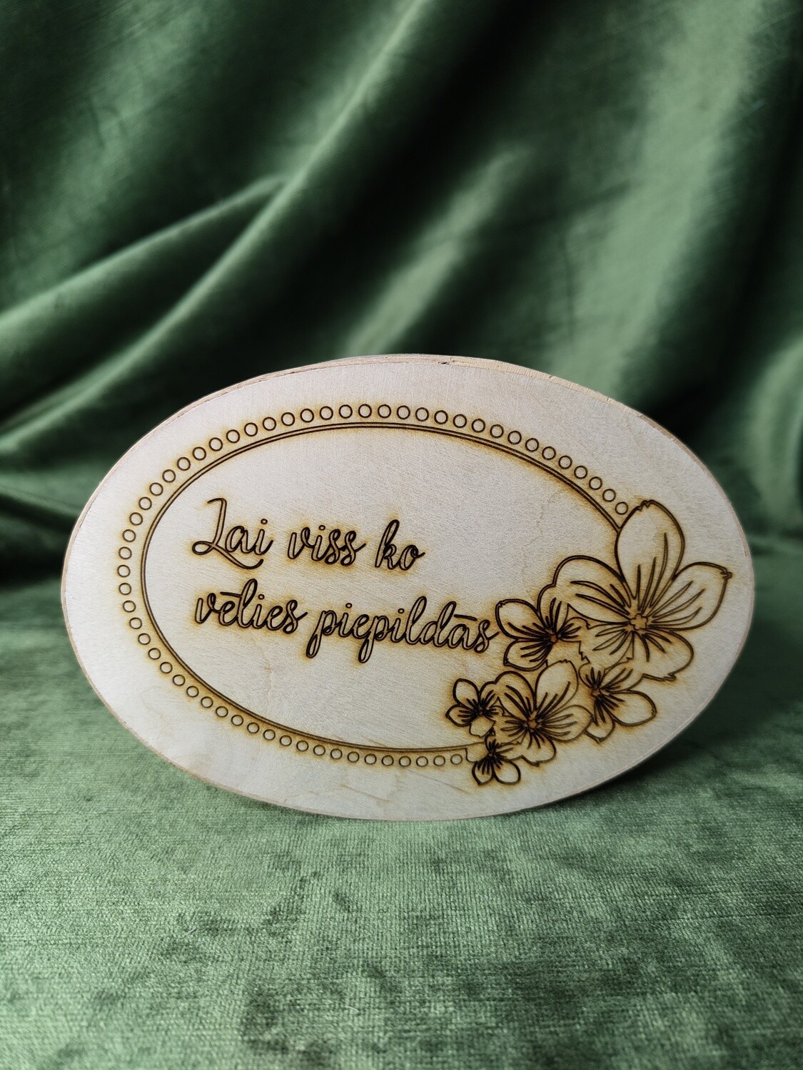 Vidēja ovala kaste &quot;Lai viss ko vēlies piepildās&quot;
