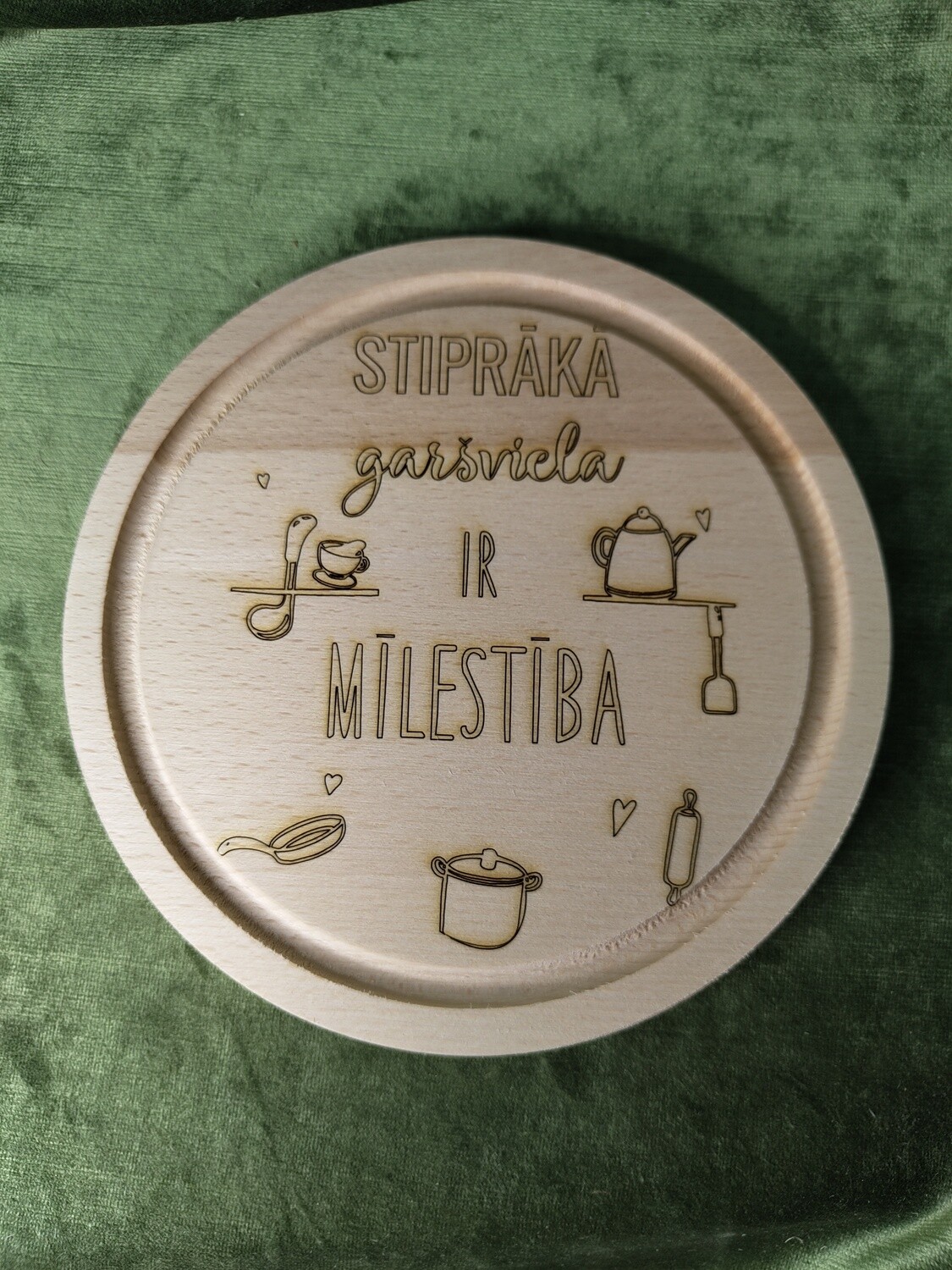 Mazāis apaļais dēlis &quot;Stiprākā garšviela ir mīlestība&quot;