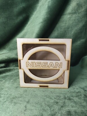 Liela krajkase ar org stiklu "Nissan"