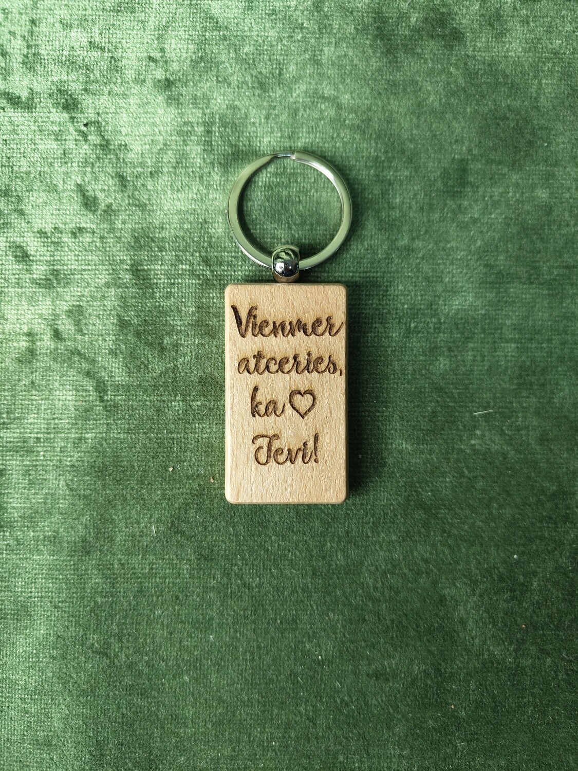 Taisnstūrveida atslēgu piekariņš &quot;Vienmer atceries, ka ♥ tevi&quot;