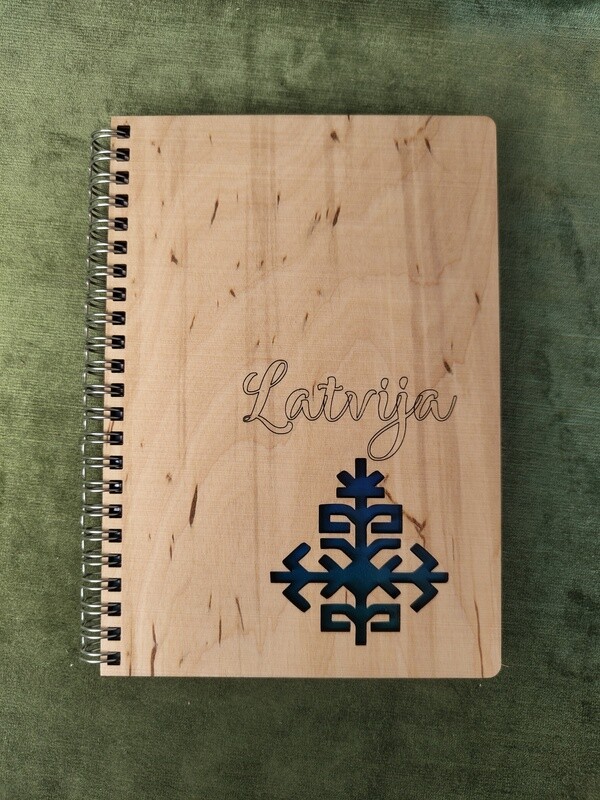Koka bloknots &quot;Latvija - austras koks&quot; (2 varianti)