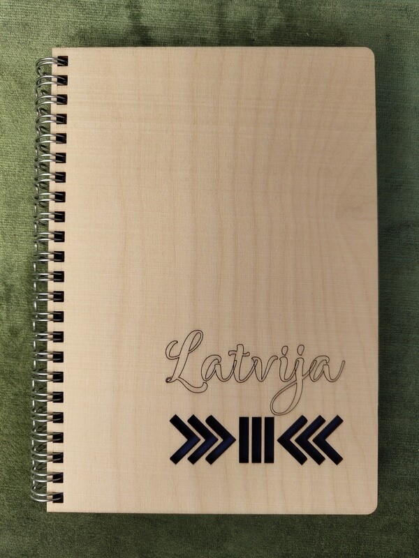 Koka bloknots &quot;Latvija - laimas slotiņa&quot; (4 varianti)