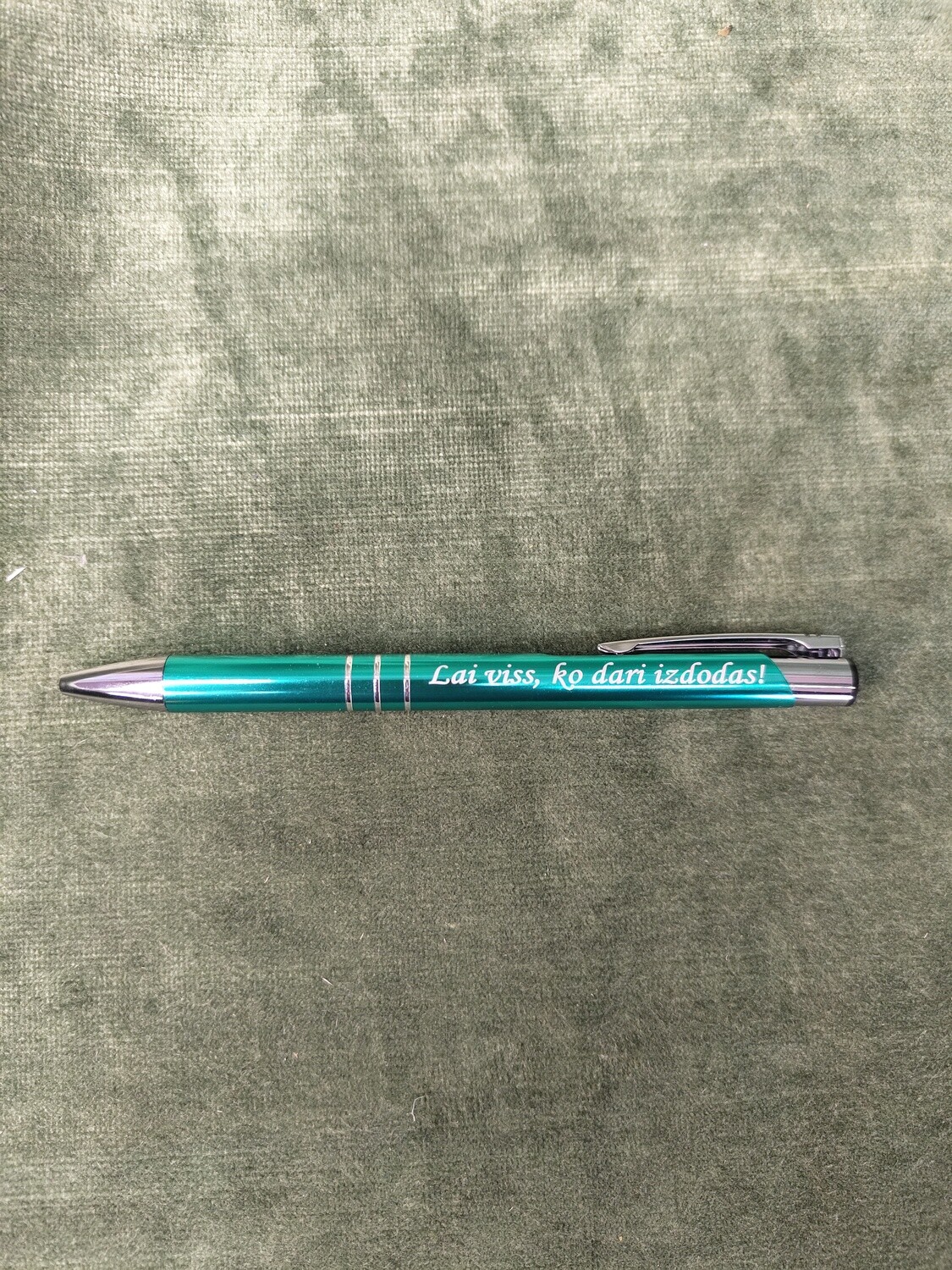 Pildspalva ar gravējumu "Lai viss, ko dari izdodas!"
