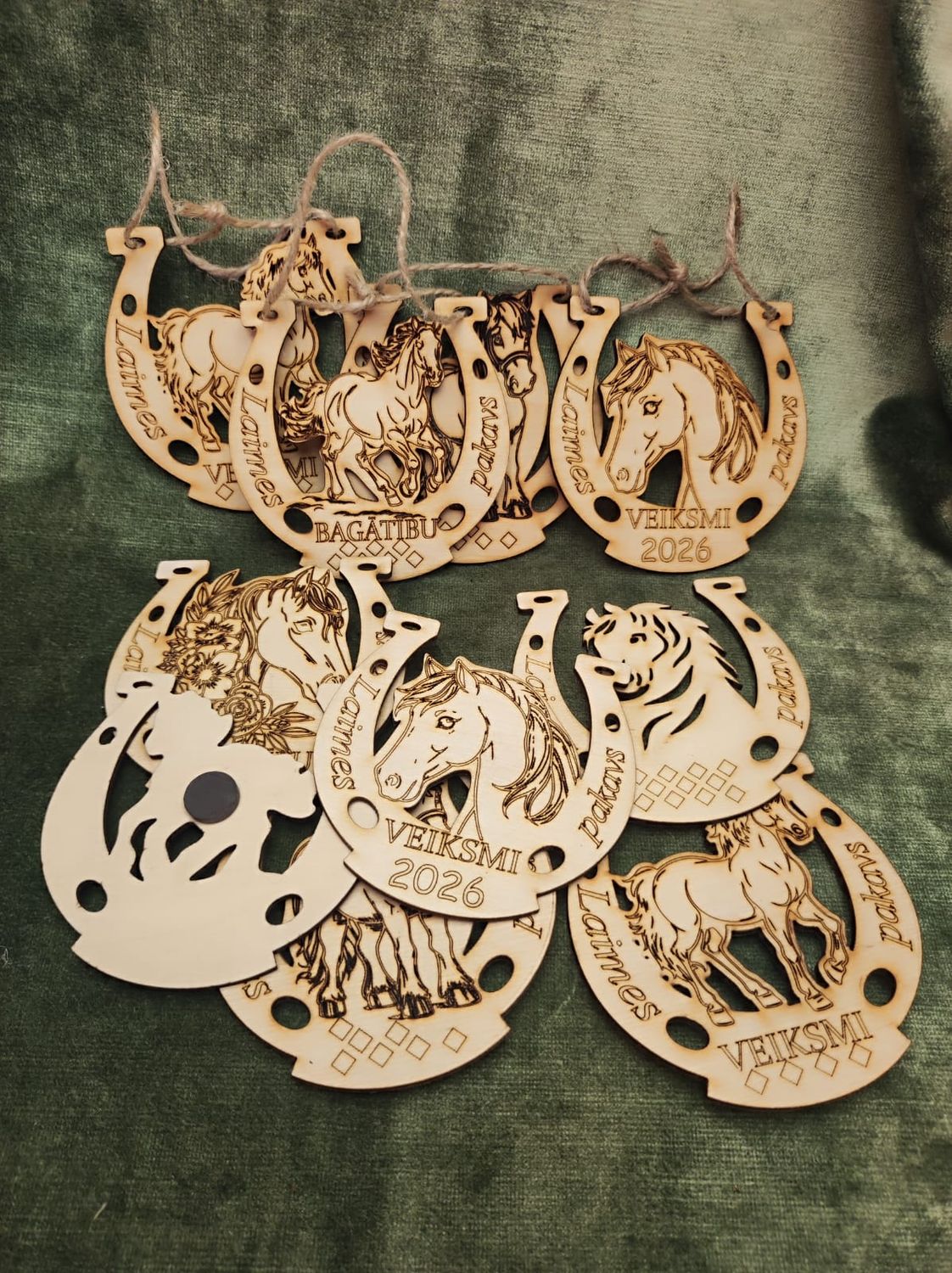 Laimes pakavi ZIRGI ar MAGNĒTU