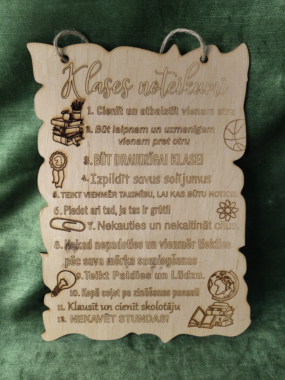 Plāksne ar uzrakstu "Klases noteikumi"