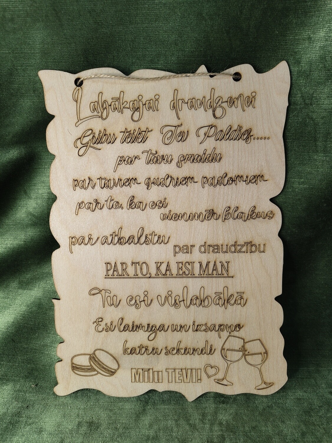Plāksne ar uzrakstu "Labākajai draudzenei"