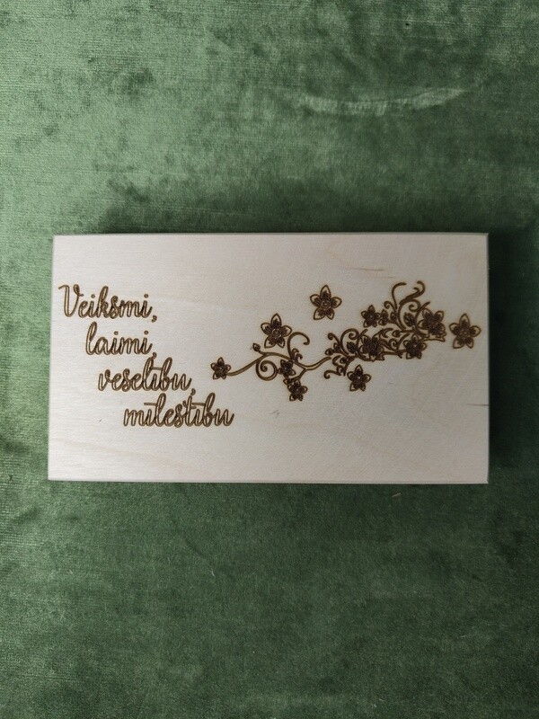 Naudas kaste "Veiksmi, laimi, veselību, mīlestību"