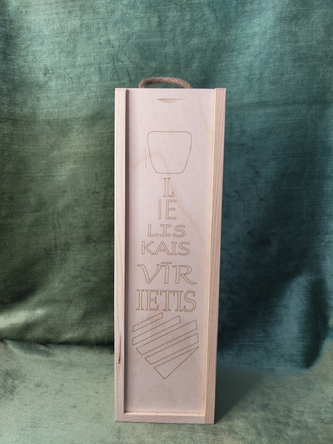 Kaste vīnam ar striķīti "Lieliskais vīrietis"